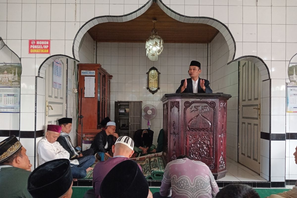 Sebagian masjid di Padang Panjang gelar sholat Idul Adha dan qurban