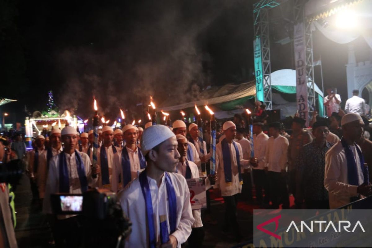 Lautan manusia saksikan pawai takbir sambut Idul Adha di Banda Aceh