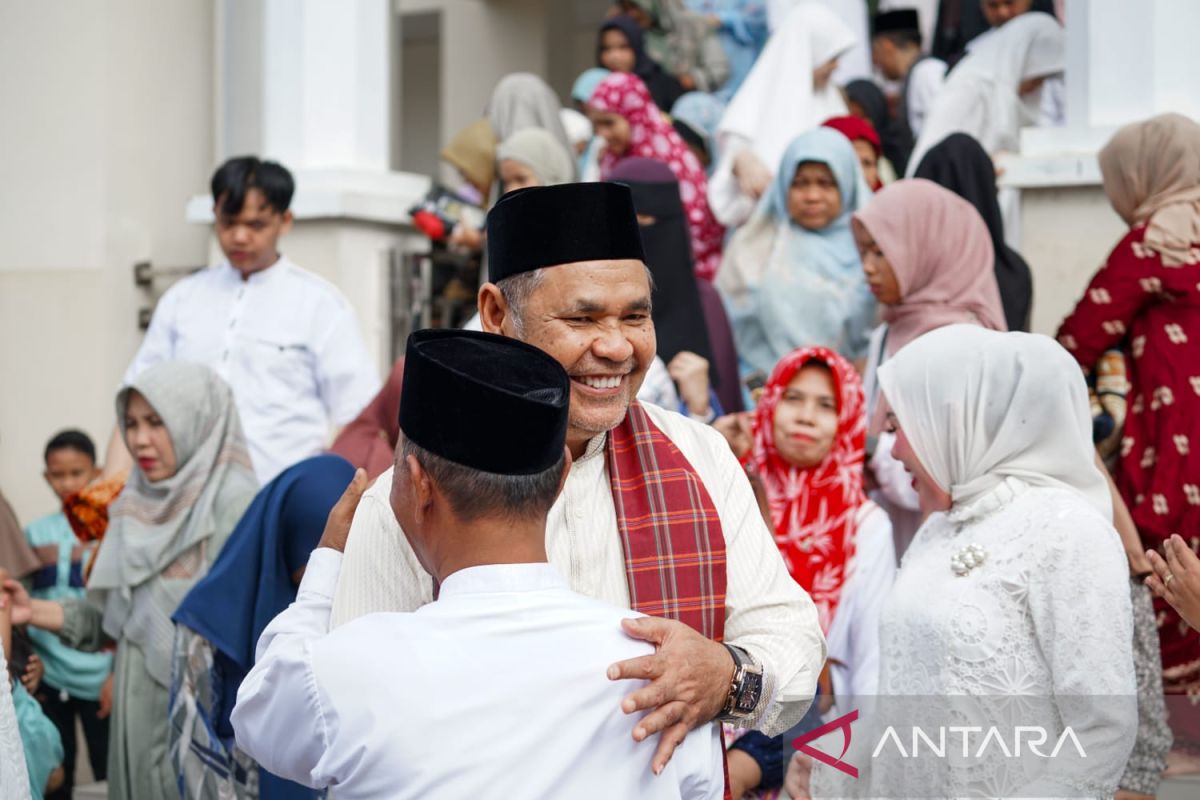 Bupati Solok gelar shalat Idul Adha di masjid Agung Darussalam Islamic Center