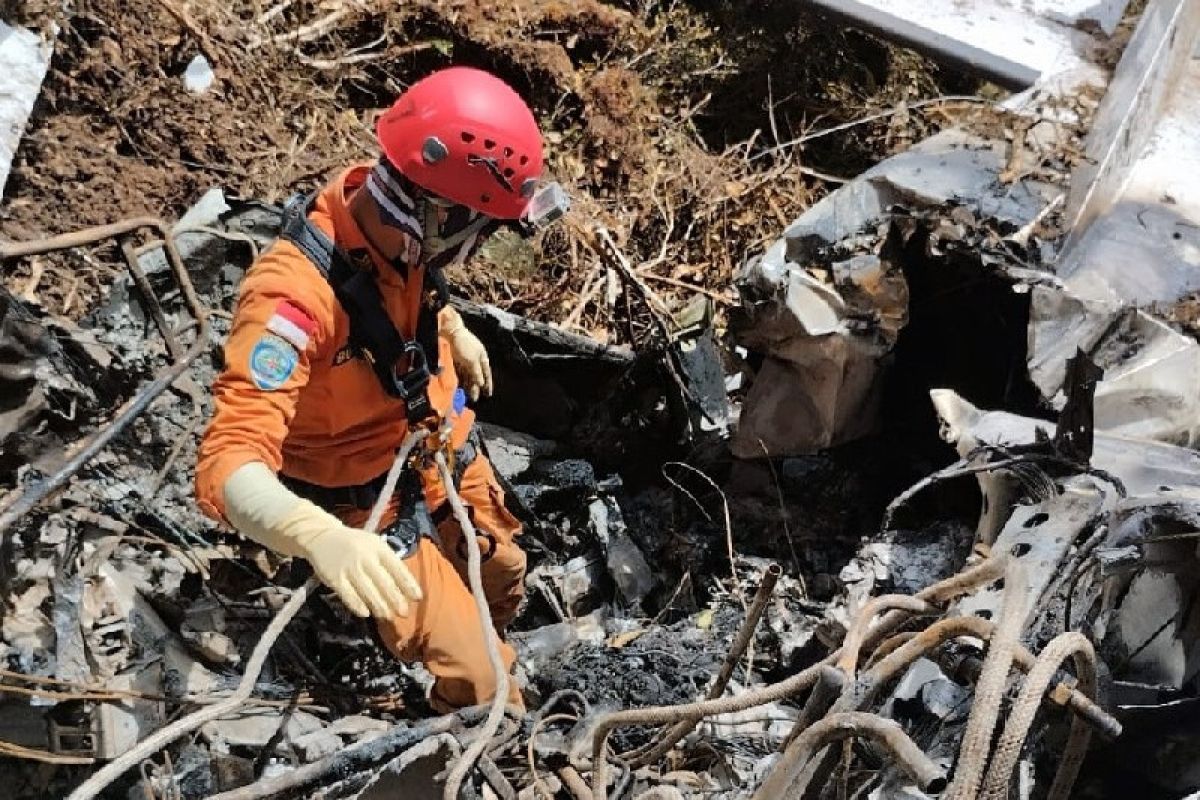 Kotak hitam pesawat PK-SMW yang mengalami kecelakaan tidak ditemukan