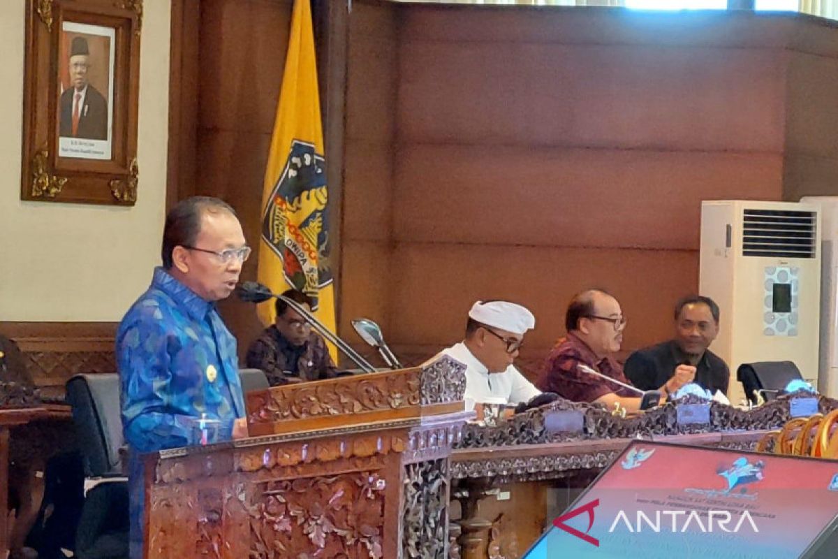 Gubernur Koster ingin pertumbuhan penduduk bersumber dari kelahiran warga Bali