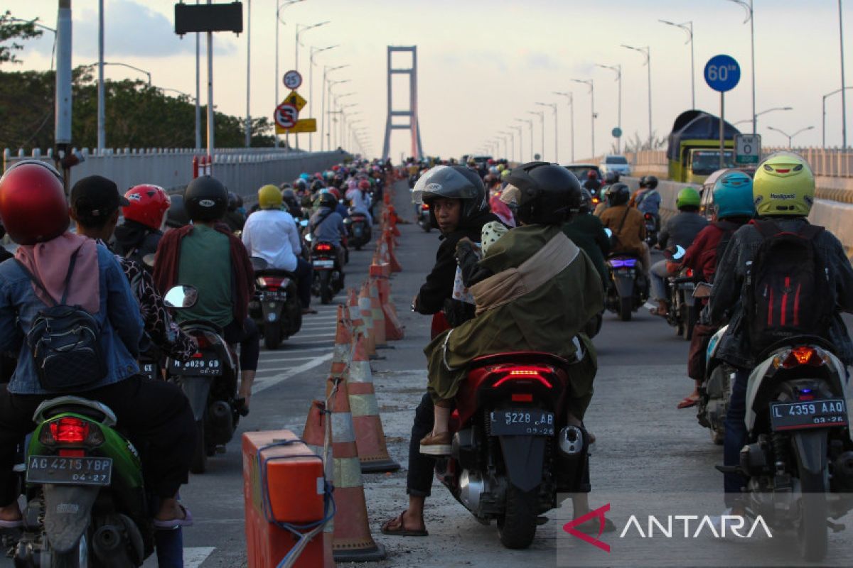 Polres Tanjung Perak catat kenaikan volume kendaraan di momen 