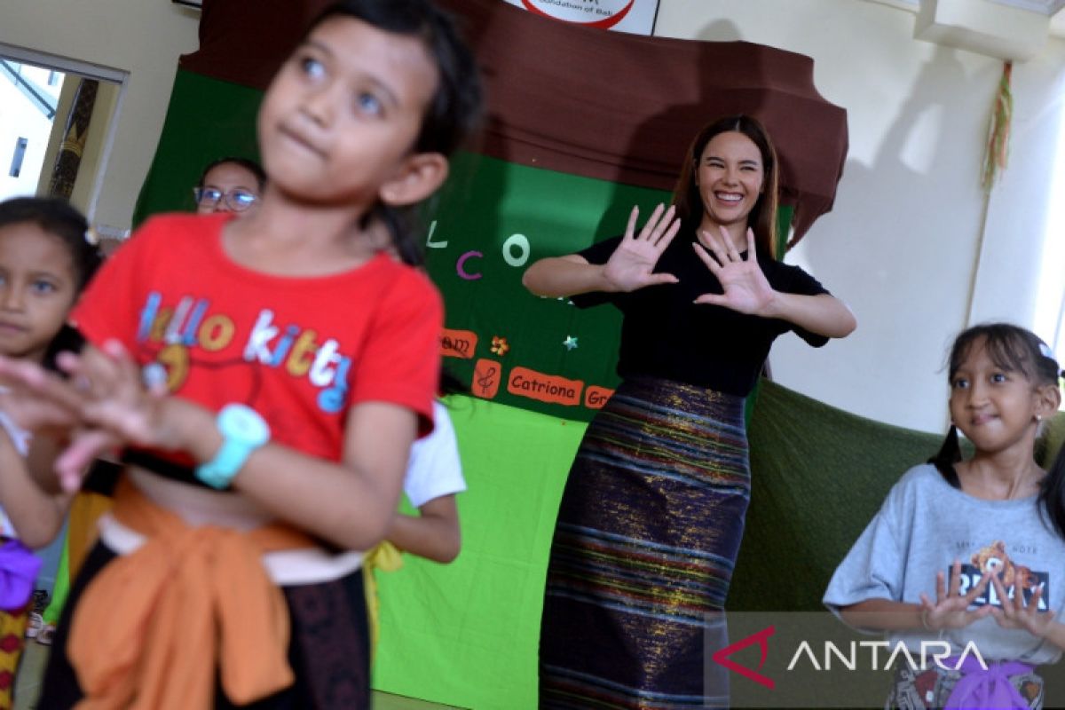 Miss Universe 2018 beri semangat penderita bibir sumbing