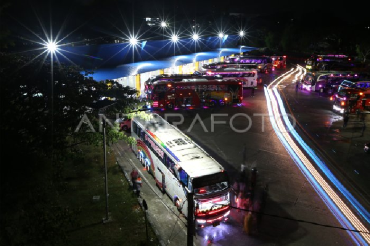 Penumpang mudik Idul Adha di terminal Banda Aceh naik 90 persen