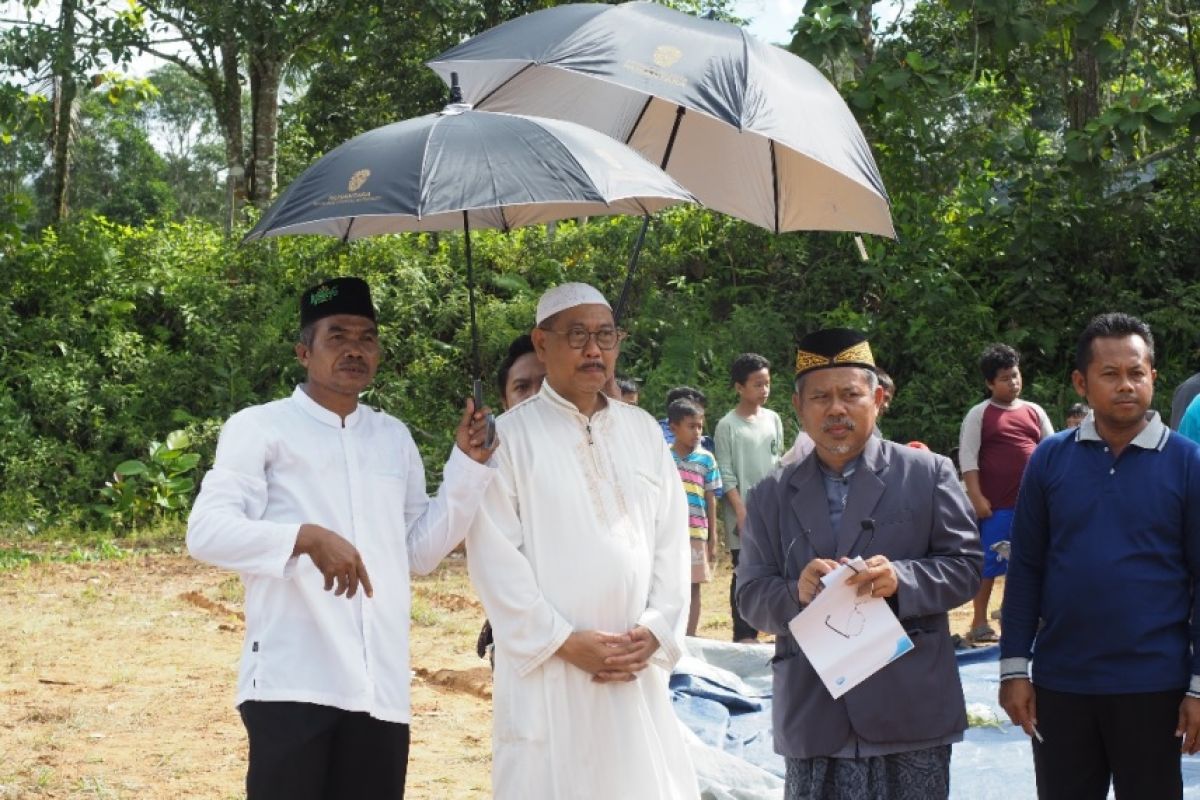 OIKN celebrates first Eid al-Adha in Nusantara with workers, locals