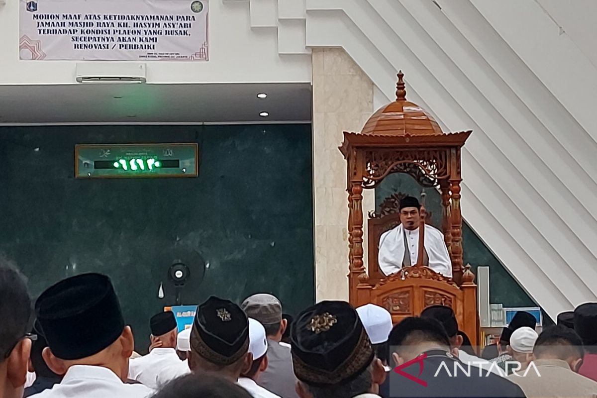 Khatib Masjid Hasyim Asyari Jakarta ajak teladani Nabi Ibrahim
