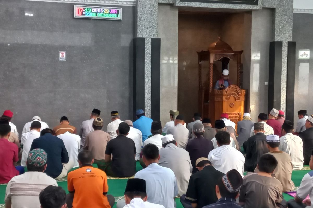 Ketua DPRD Lampung shalat Idul Adha di Masjid Babul Khoir Pahoman