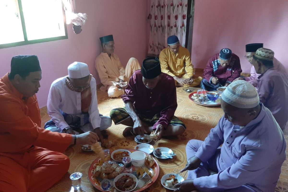 Warga Batu Limau di Karimun gelar tradisi kenduri Idul Adha