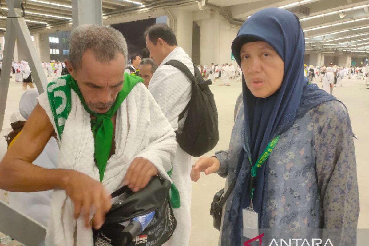 Timwas Haji DPR temukan jamaah lansia pingsan usai lempar jamrah