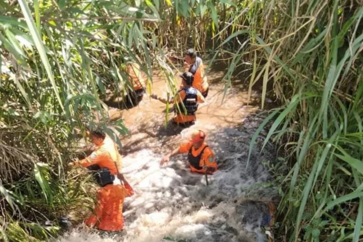 Tim SAR lanjutkan pencarian warga Kerinci yang hilang di sungai