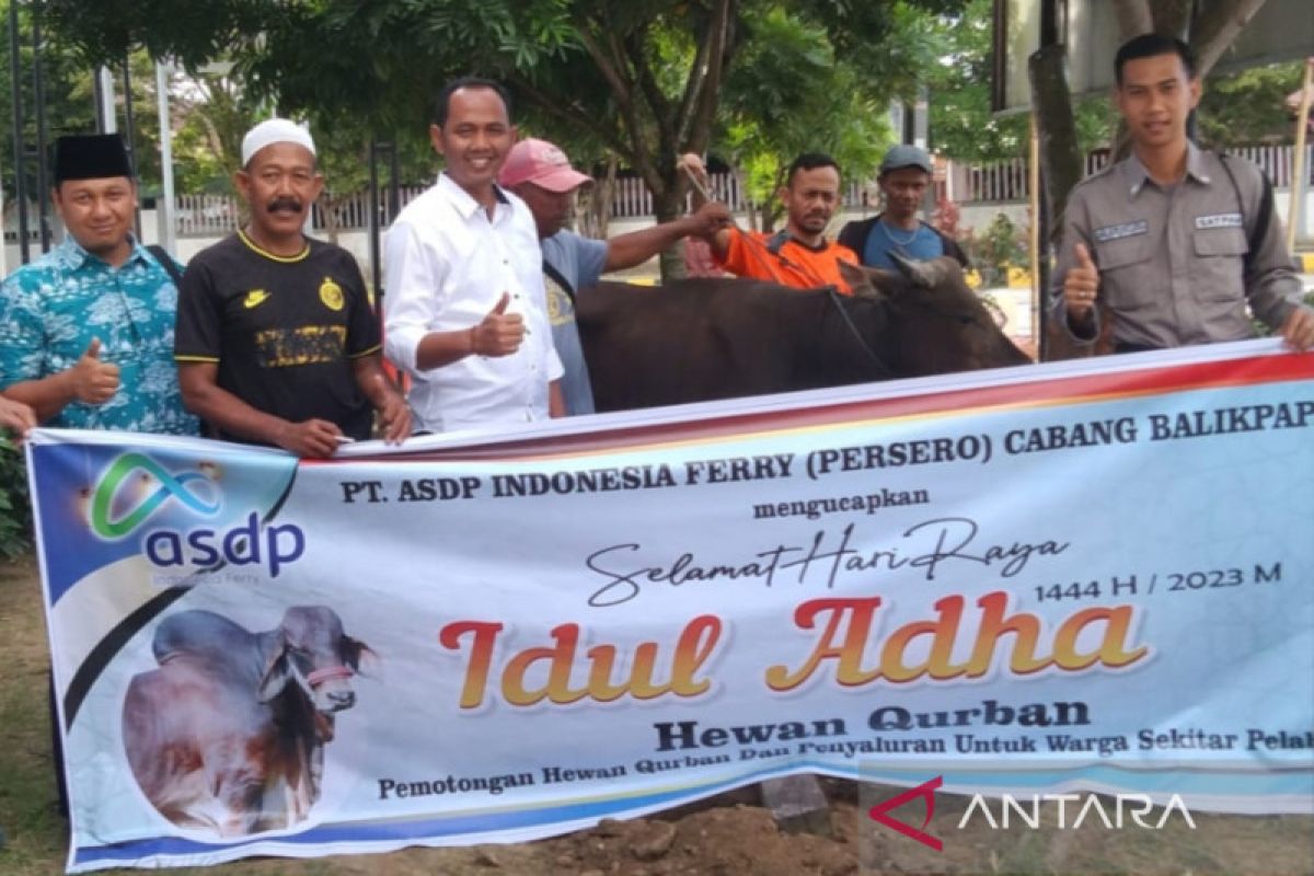 ASDP beri daging kurban kepada warga kurang mampu Kaltim