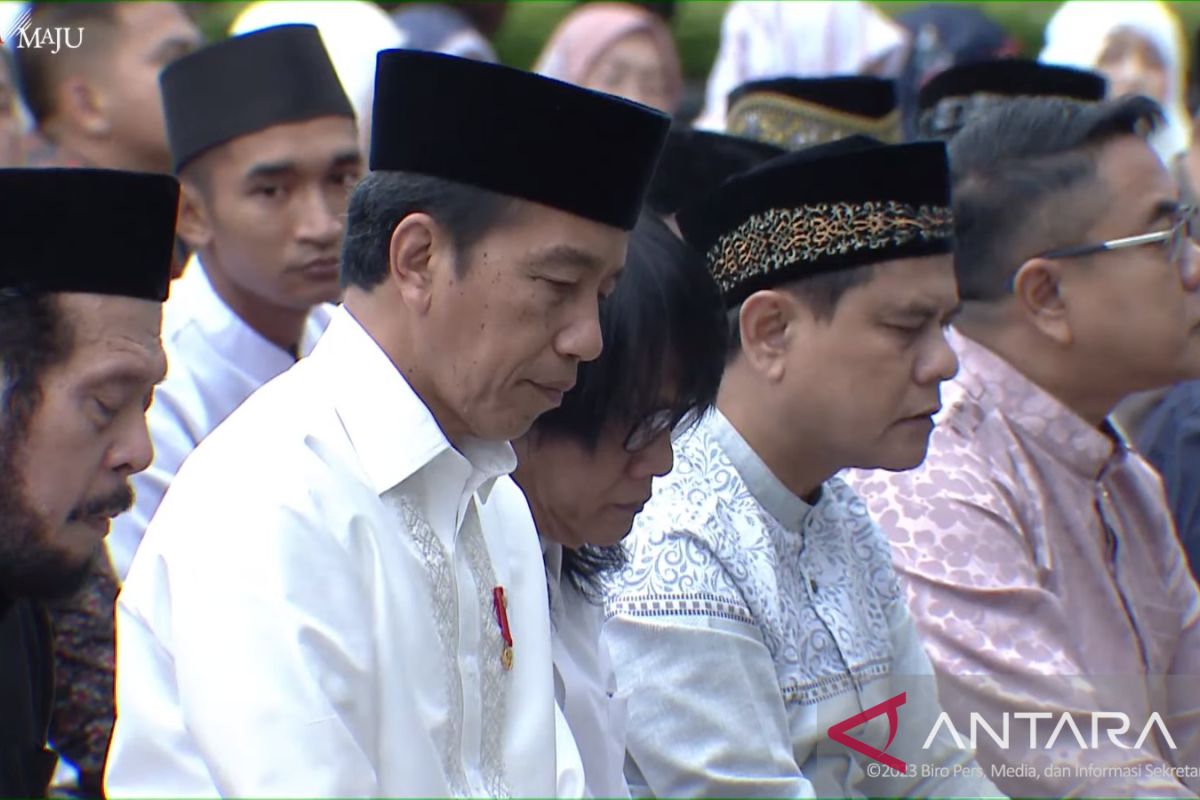 Presiden Joko Widodo shalat Idul Adha di Istana Yogyakarta