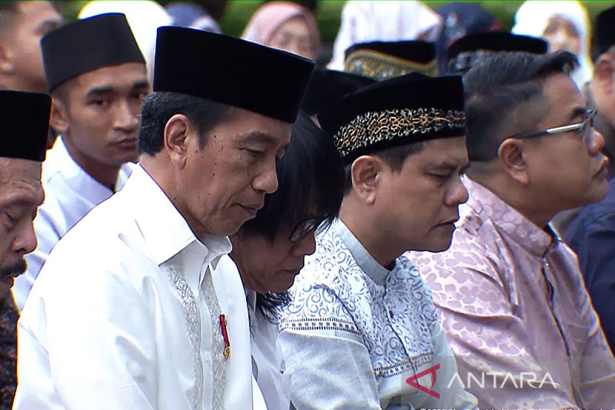 Jokowi laksanakan shalat Idul Adha di Istana Kepresidenan