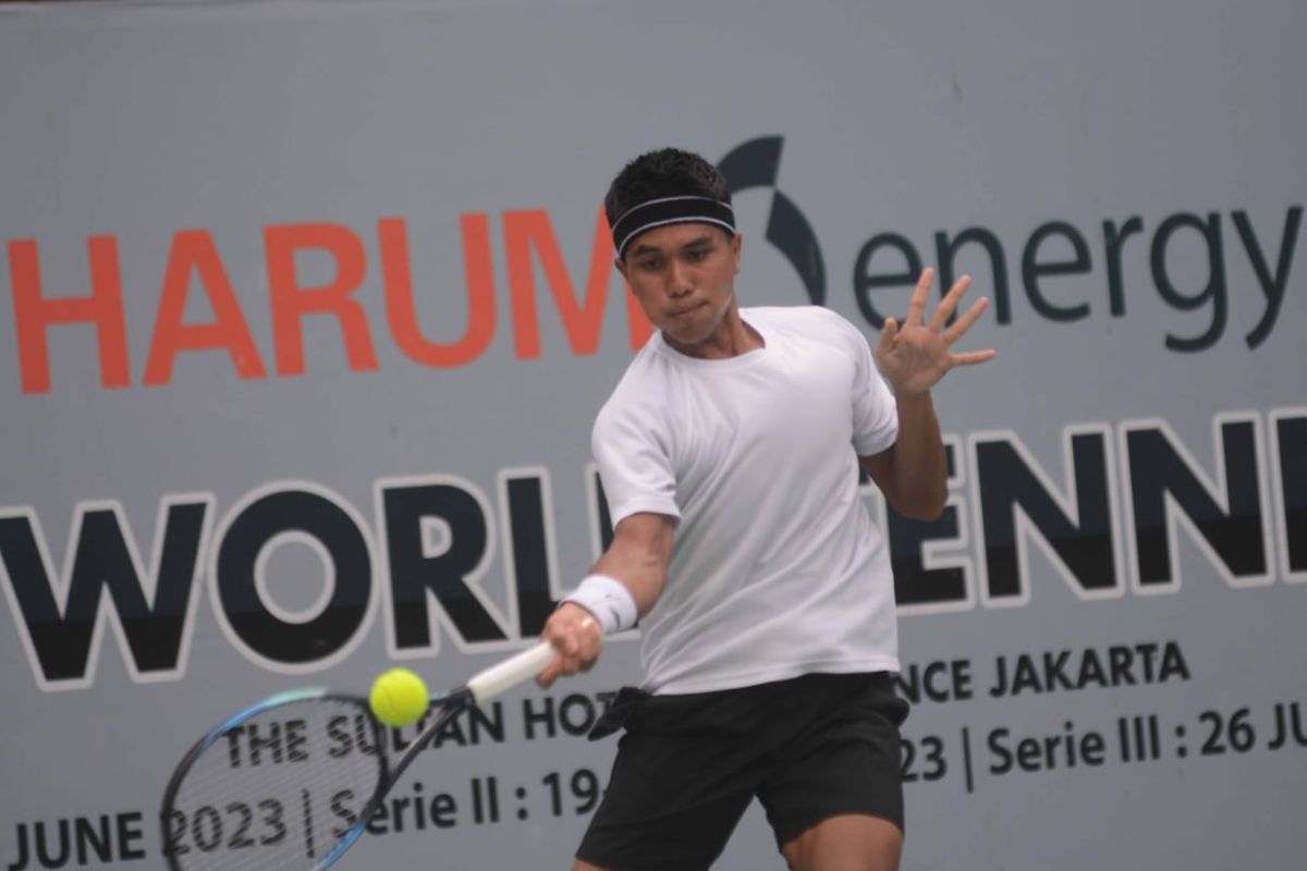 Rifqi Fitriadi melangkah ke perempat final Harum Energy World Tennis