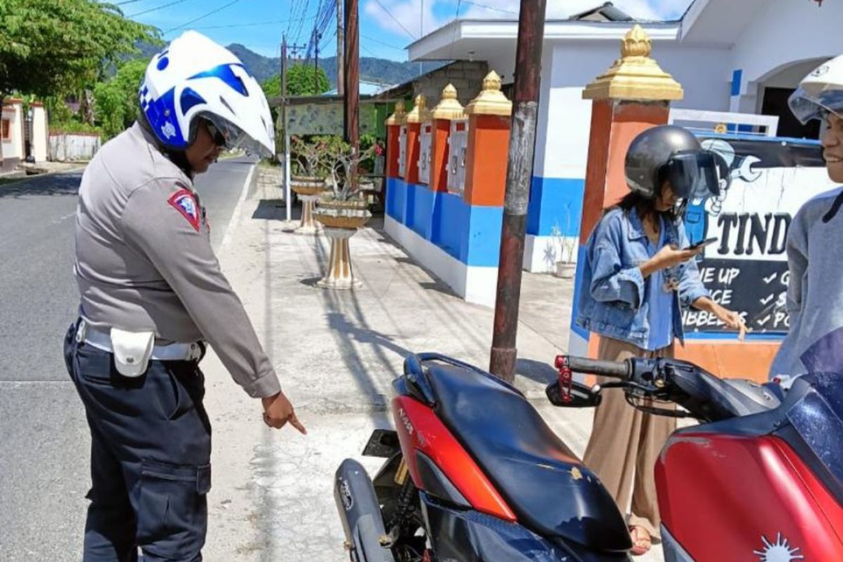 Tilang manual Polres Bone Bolango menjaring ratusan kendaraan bermotor