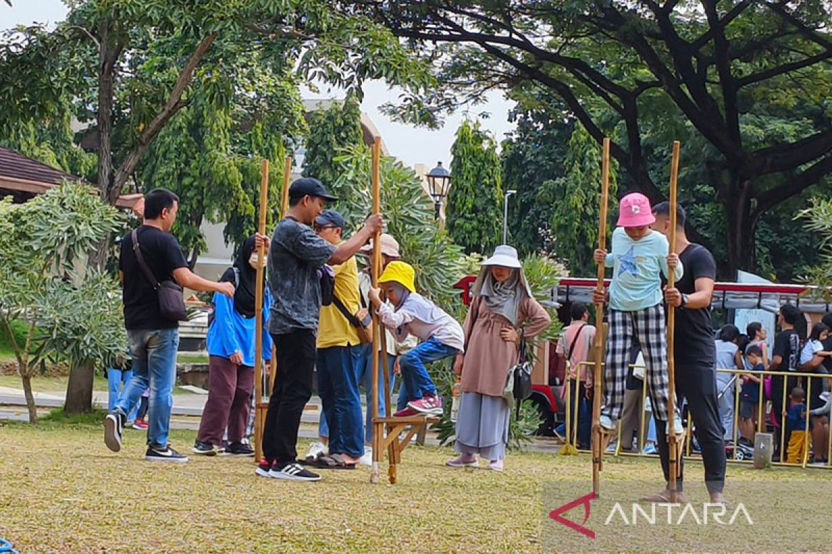 10 ribu pengunjung memadati TMII saat libur panjang