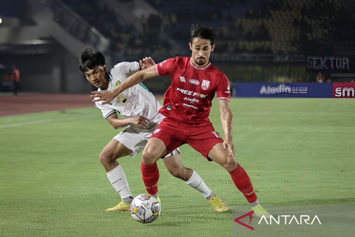 Aji Santoso harap pemain Persebaya tampil maksimal pada laga pertama