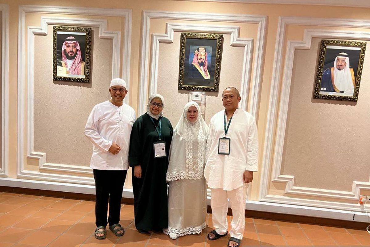 Puan Maharani dan Anies Baswedan bertemu di Mina Arab Saudi