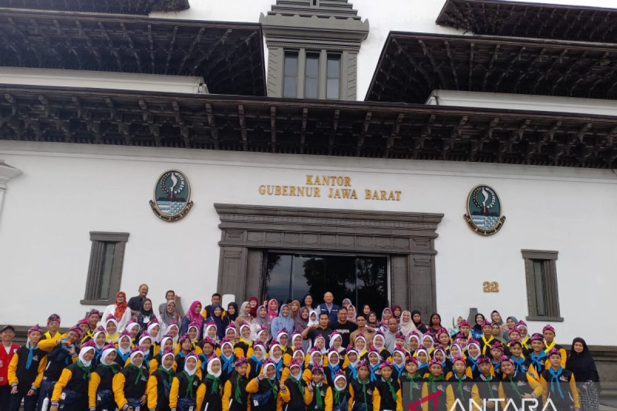 141 personel PMR Kontingen PMI Jabar diberangkatkan ke Lampung Selatan