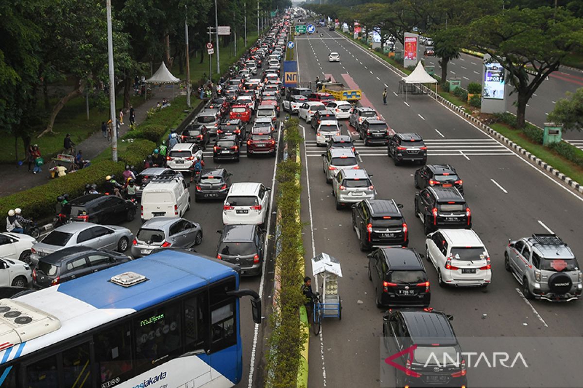 Pengunjung PRJ diimbau gunakan transportasi umum untuk tekan kemacetan