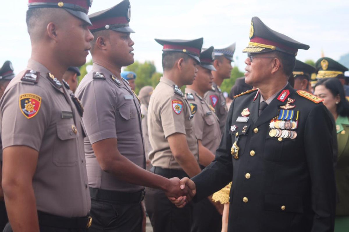 Ratusan personel Polri di Papua Barat terima kenaikan pangkat