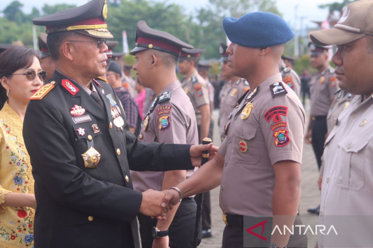 282 personel Polri di Papua Barat terima kenaikan pangkat