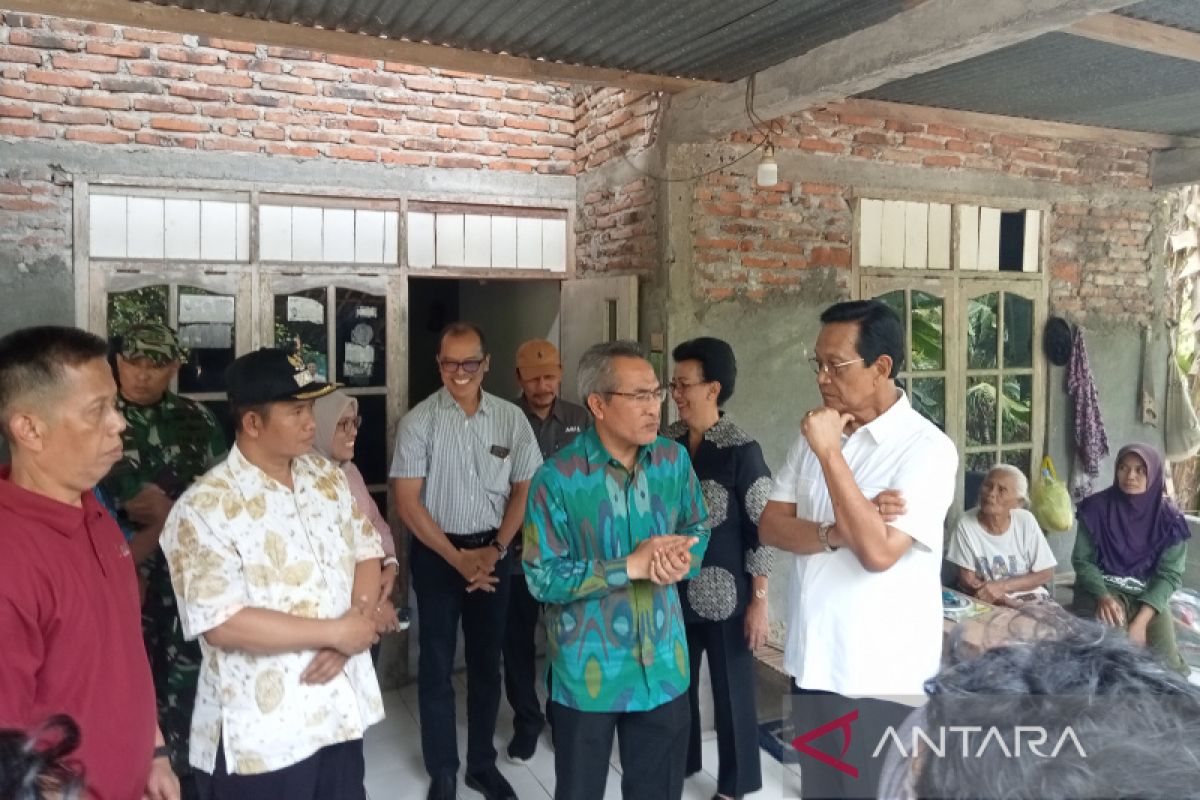Yogyakarta governor asks residents to help repair damaged homes