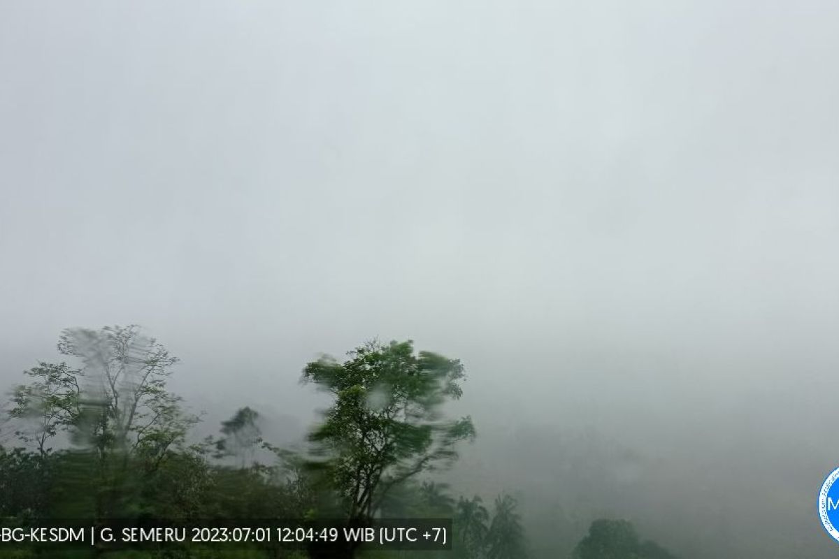 Getaran banjir di Semeru terekam 2 jam lebih