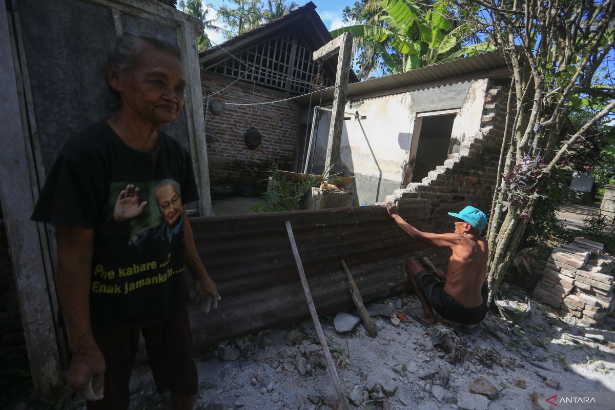 Gov't sets up PSC 119 to support Yogyakarta quake victims