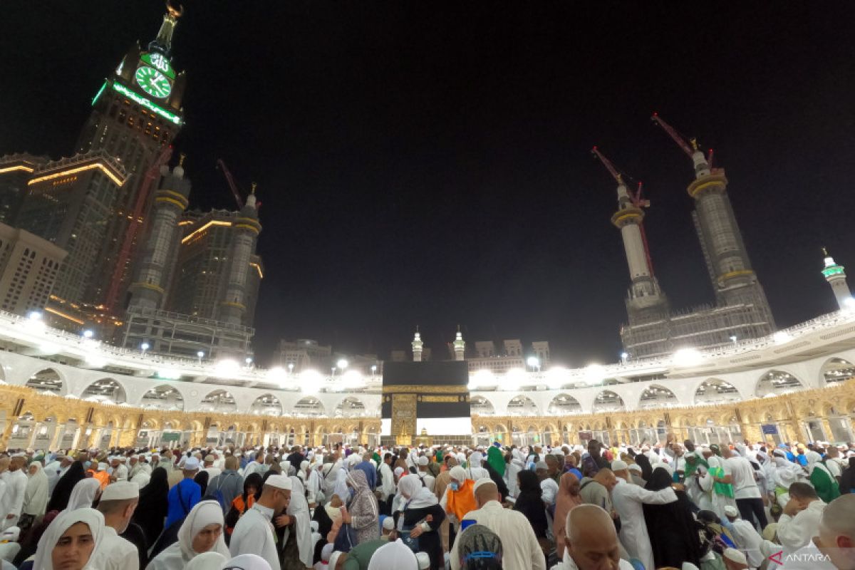 Minister Qoumas pushes for pilgrim-oriented Hajj services