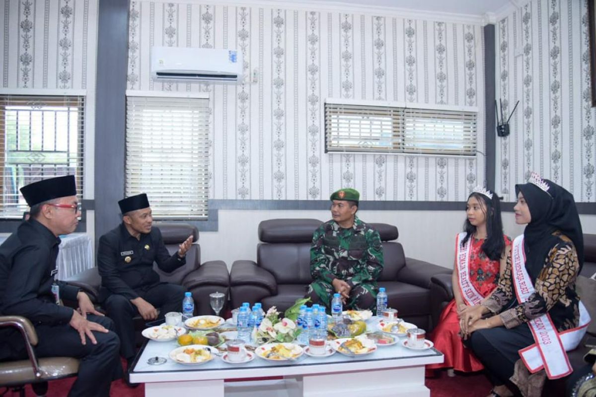 Terima kunjungan dua putri remaja, Wabup Bengkalis : Kenalkan budaya Bengkalis ke tingkat nasional