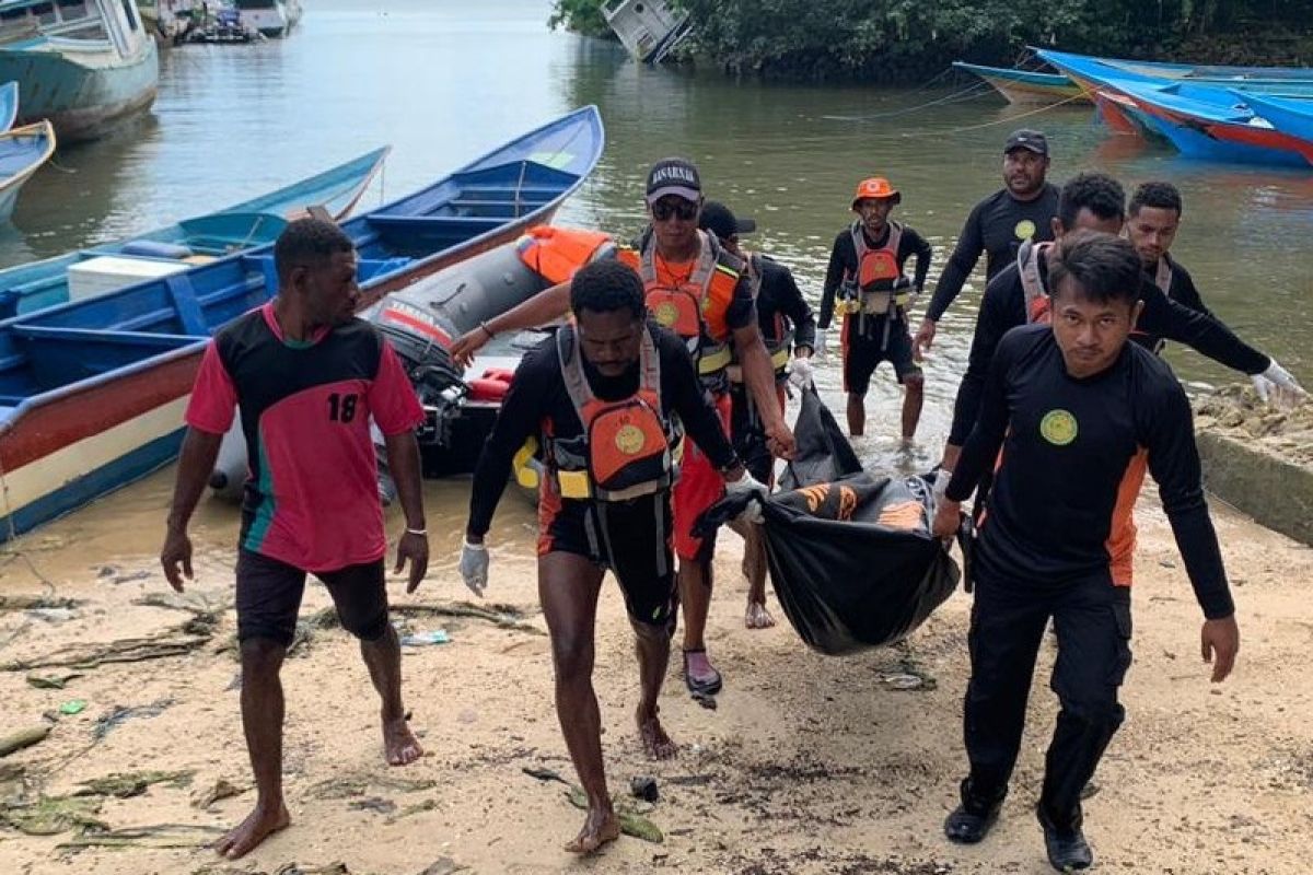 Tim SAR gabungan temukan korban long boat meninggal di Kaimana