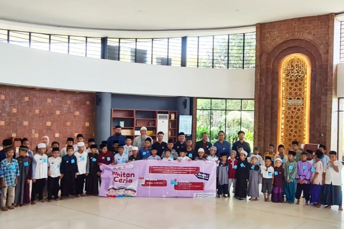 Yayasan MBS-Alumnus FK Unair kolaborasi gelar khitan massal di Magetan