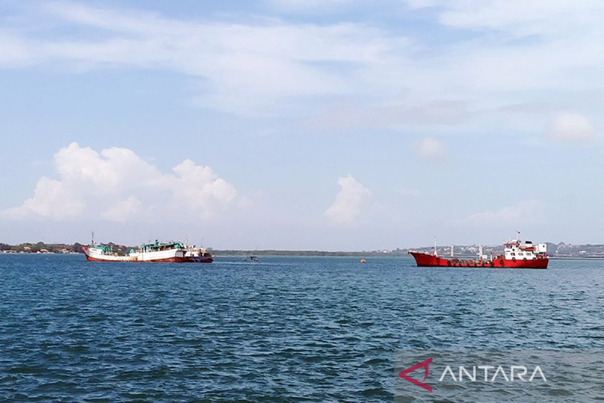 BMKG minta nelayan waspadai gelombang laut enam meter di selatan Bali