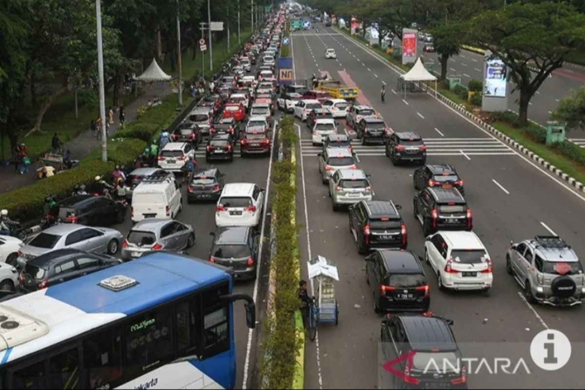 Dishub DKI Jakarta imbau angkutan umum tertib patuhi pola antrean saat menunggu penumpang