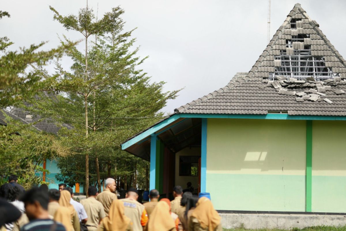 Ganjar prioritaskan perbaikan sekolah terdampak gempa