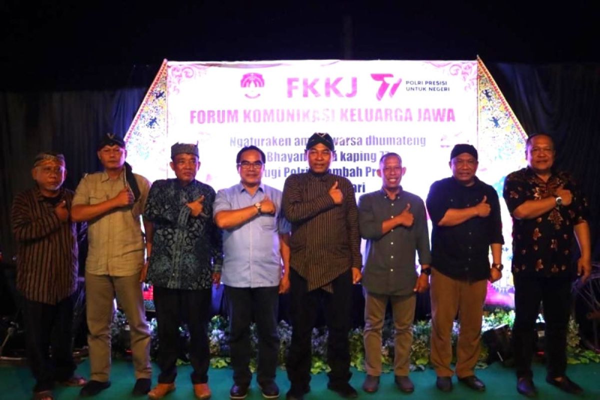 Perayaan Hari Bhayangkara ke-77 dimeriahkan berbagai atraksi kesenian FKKJ Kaltara