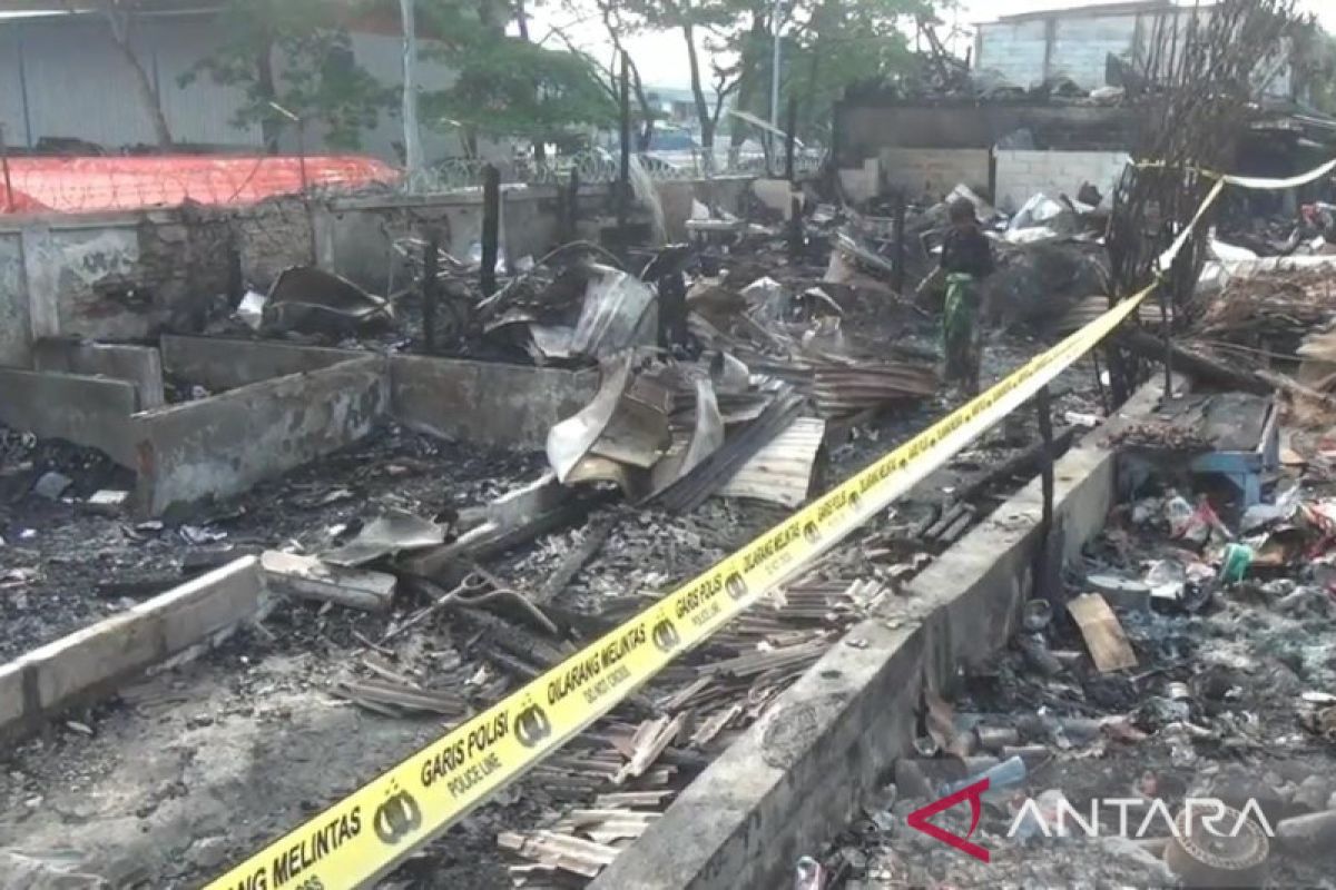 Korban kebakaran di bantaran rel harapkan bantuan seragam sekolah