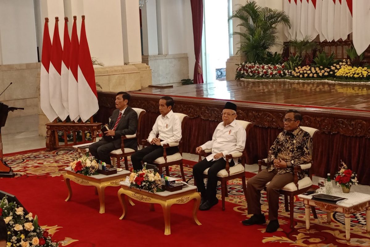 Presiden Jokowi ingatkan para menteri jangan persaingan politik ganggu kerja pemerintah