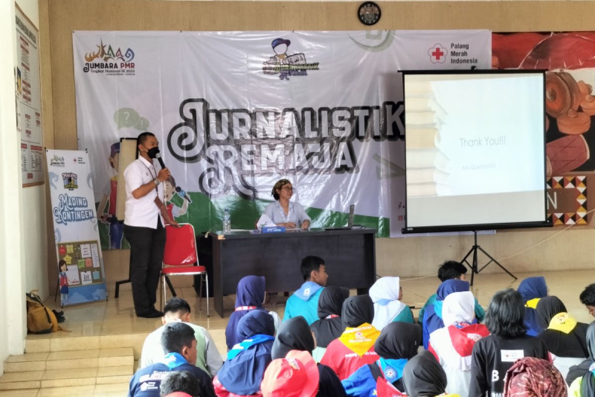 Staf ANTARA Biro Lampung beri materi media sosial ke peserta Jumbara