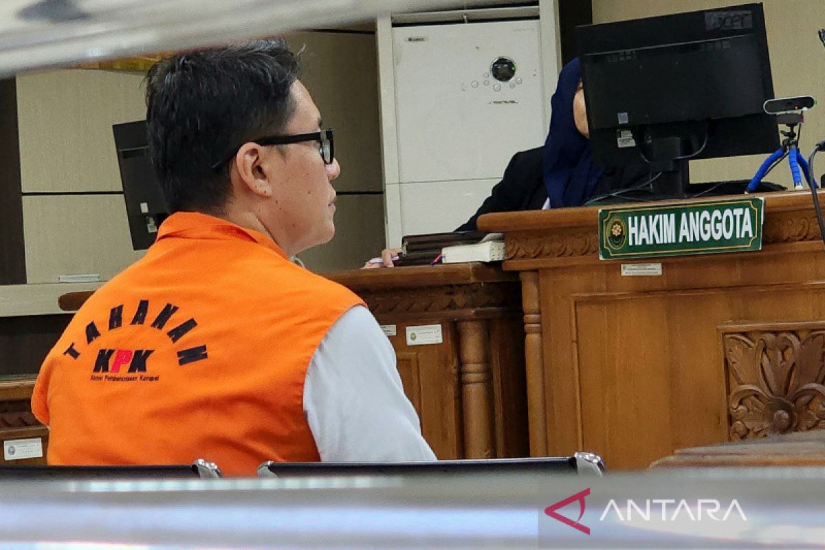 Dion Renato Sugiarto suap pejabat Ditjen Perkeretapaian Rp27,9 miliar