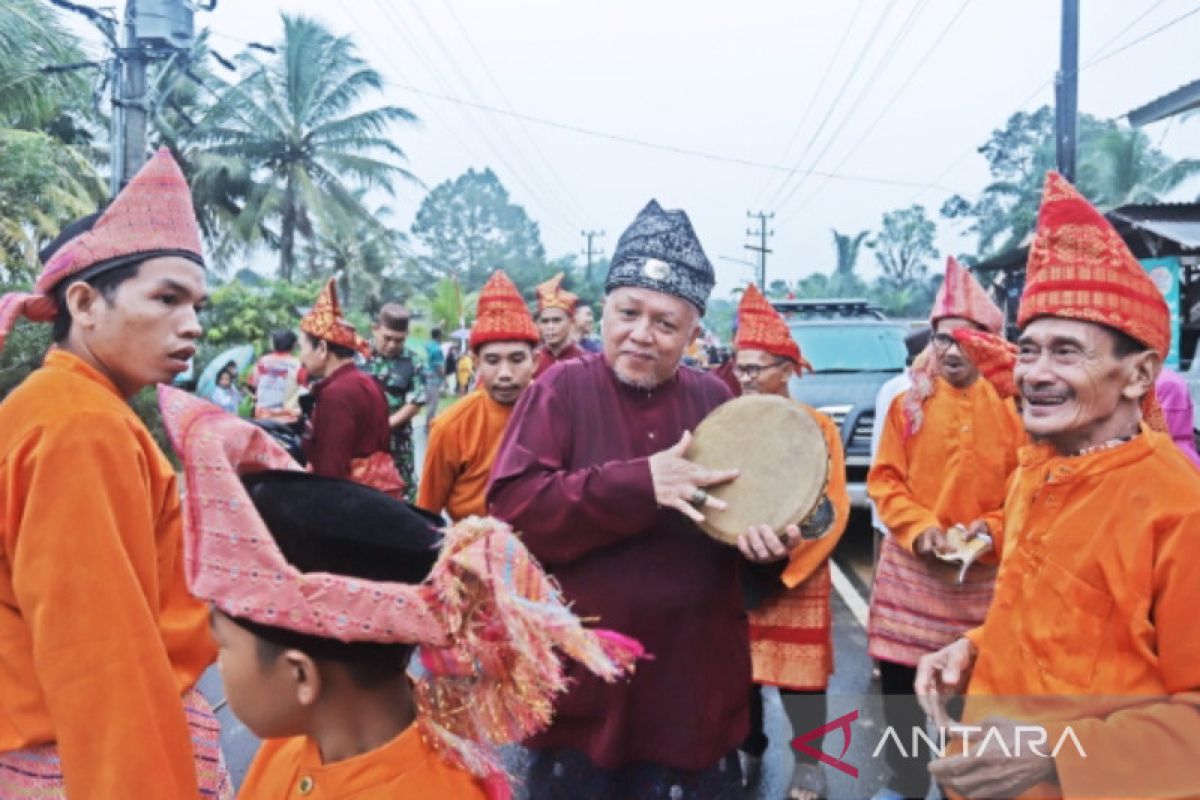 Bupati Bangka Barat ajak warga lestarikan Tradisi Sedekah Kampung