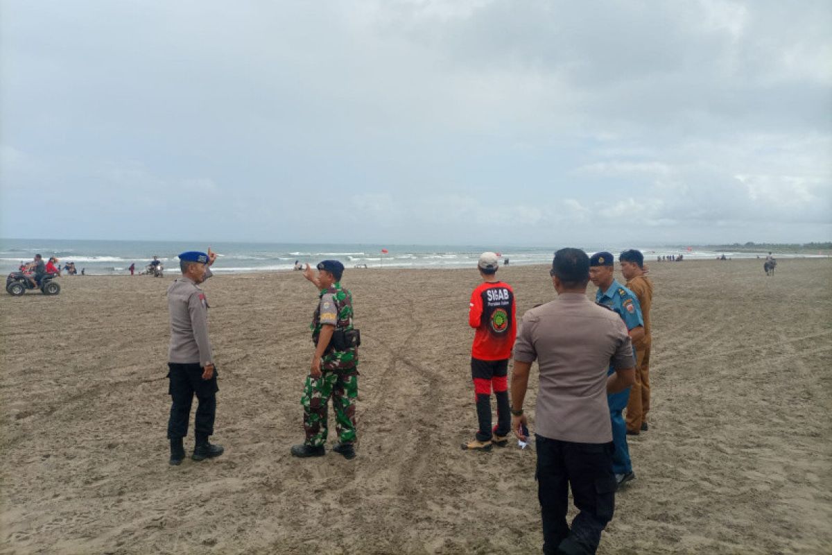 Tim SAR cari seorang wisatawan yang hilang di Pantai Pangandaran