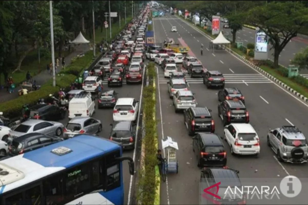 DKI Jakarta diminta fokus kendalikan jumlah kendaraan bermotor