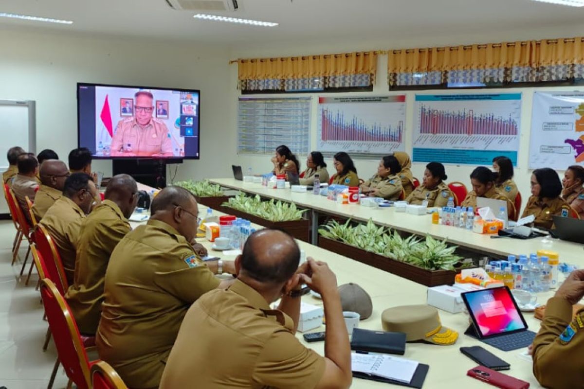 Gubernur Papua Barat evaluasi penanganan stunting dan kemiskinan ekstrem