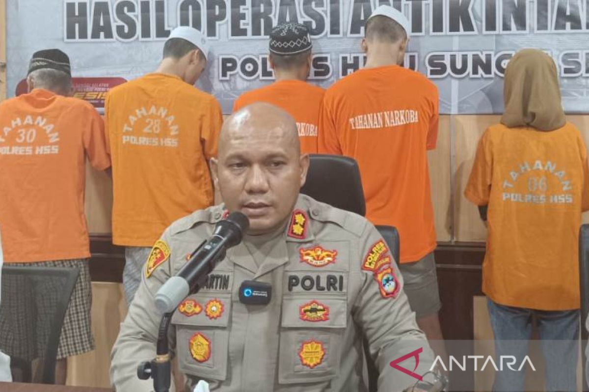 Polres HSS pecat polisi jual senjata api dan kendaraan dinas Polri