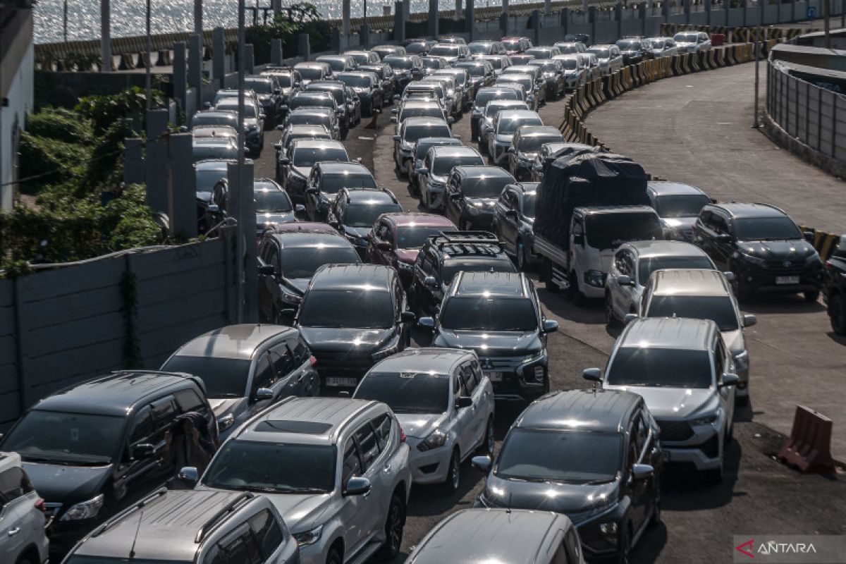 ASDP menyeberangkan 169.054 kendaraan selama libur Idul Adha