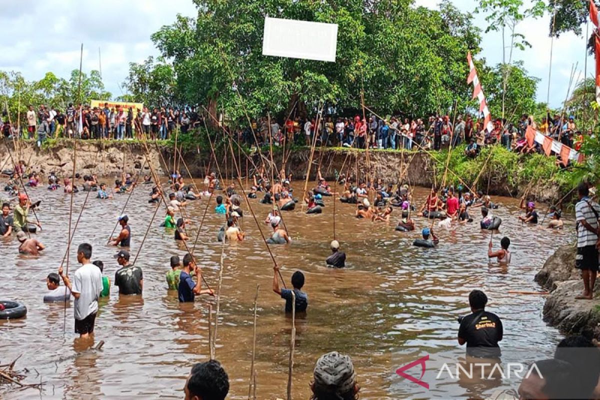 Bupati Bartim minta Pemdes Pulau Patai menata lokasi Festival Nariuk