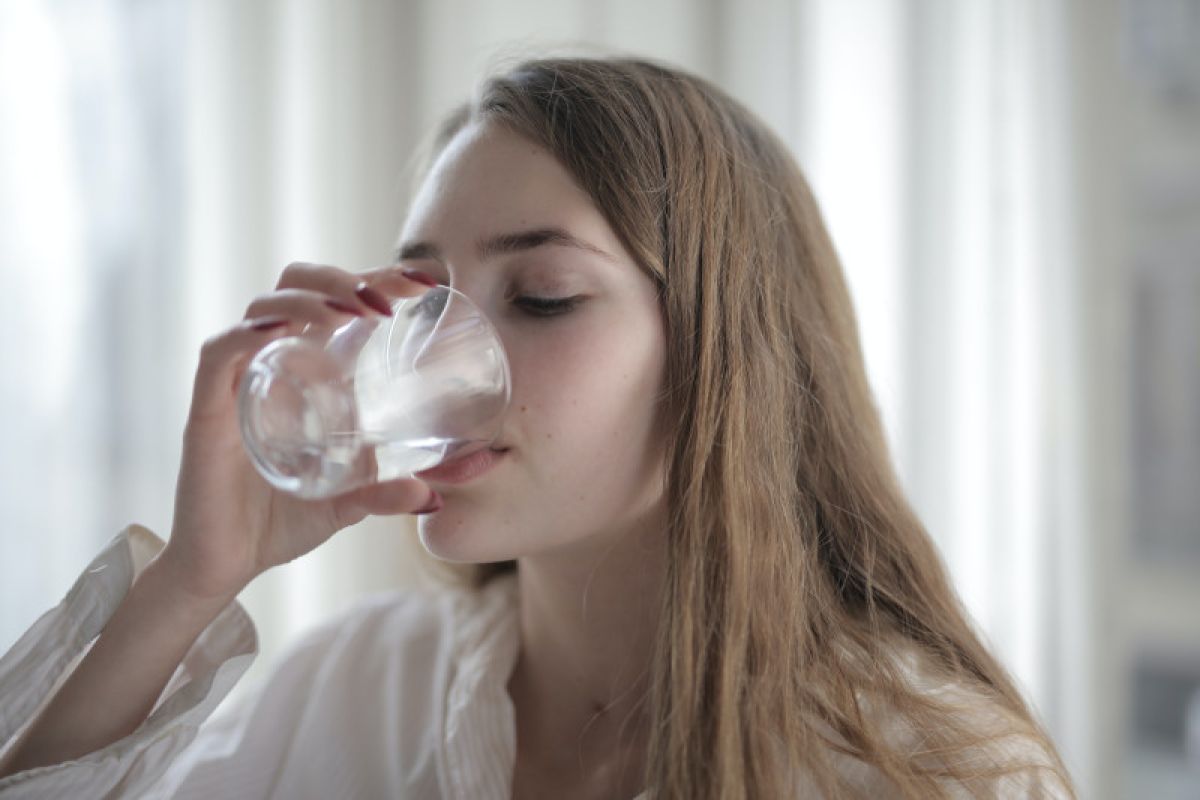 Minum segelas air dapat perbaiki suasana hati dan kemampuan berpikir