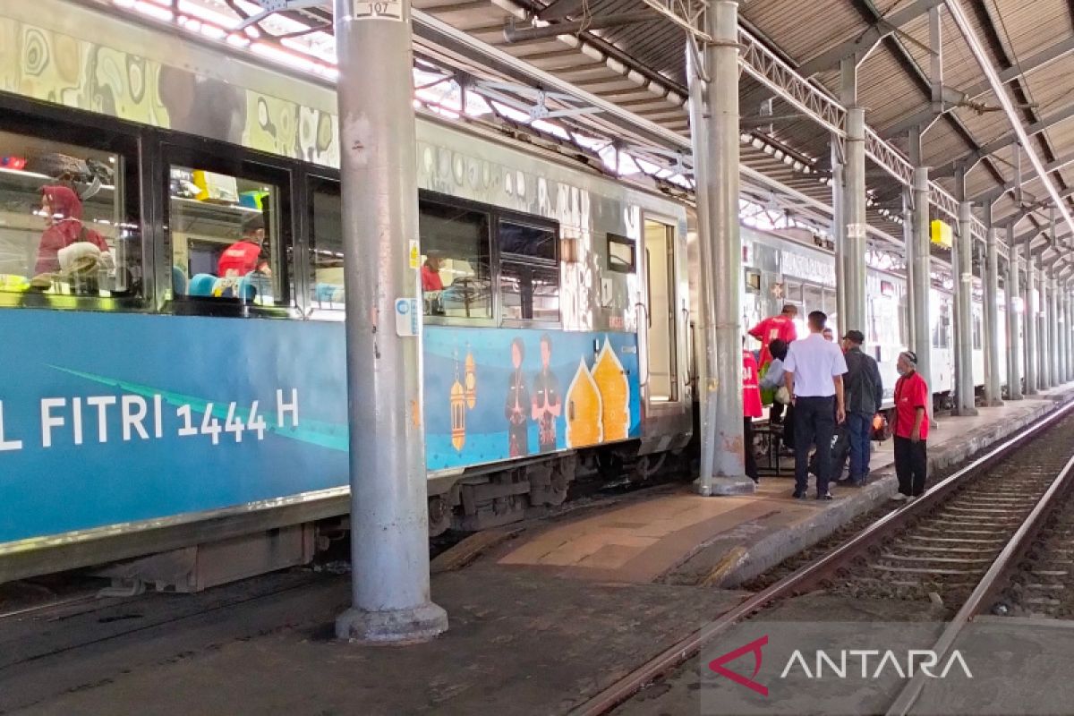 Trafik penumpang KA di Solo selama libur Idul Adha capai 45.402 orang